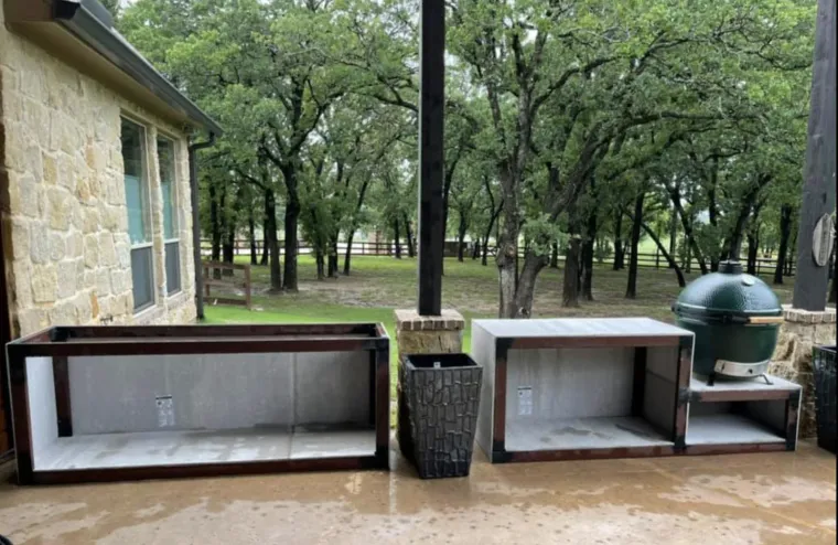 Badminton Drive — Outdoor Kitchen — Detail